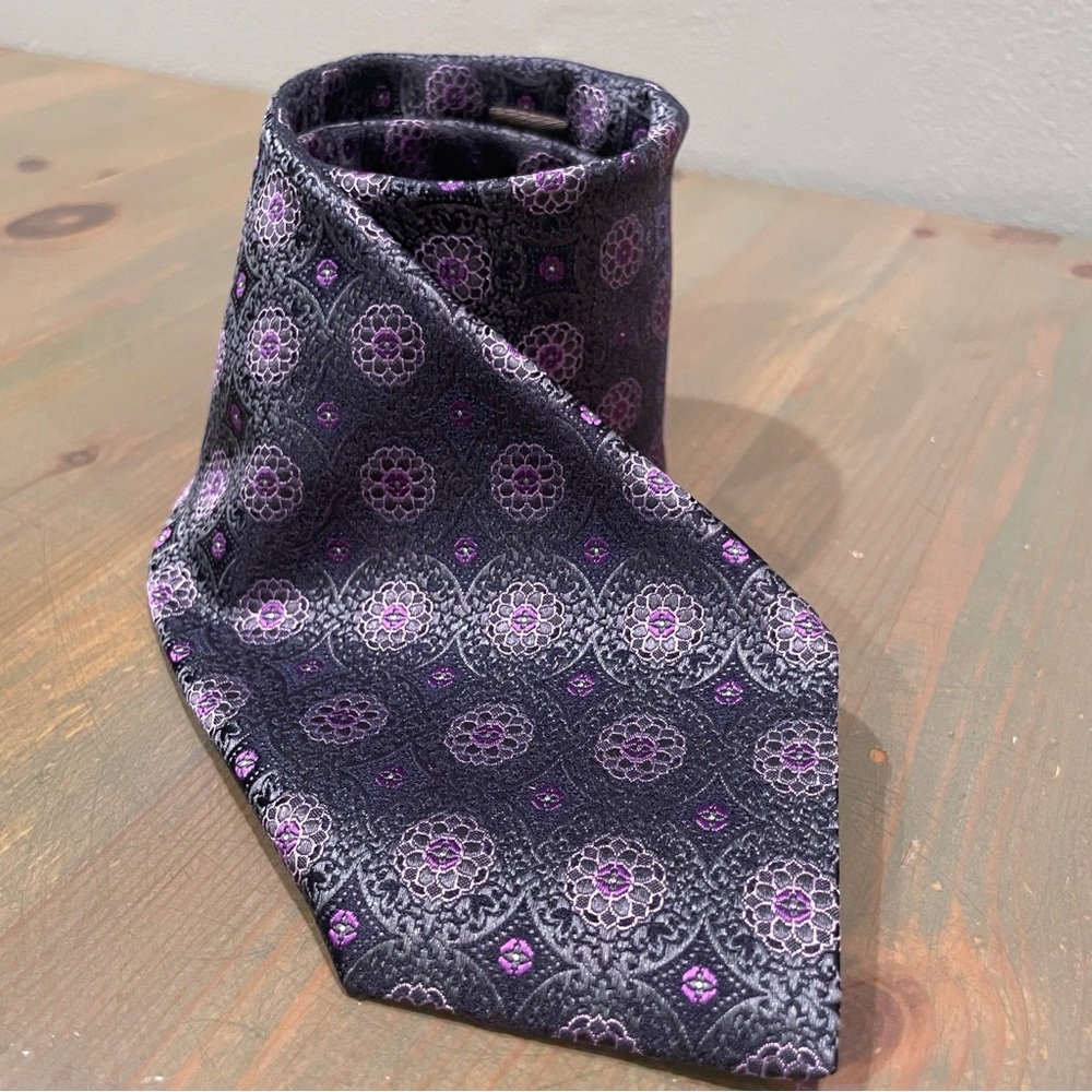 Canali Elegant Tie in Purple and Black